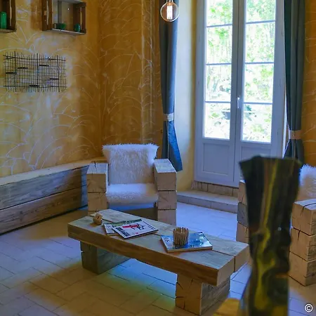 Le Chateau Des Anglades Feriehus *